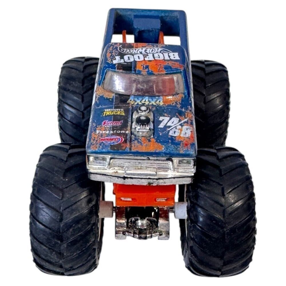 Hot Wheels Monster Jam Trucks 1:64 BIGFOOT 74/68